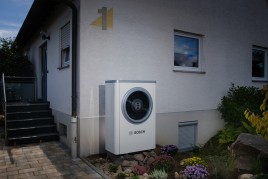 Referenz: Heizungsmodernisierung in Offenbach: Compress 7000i AW mit Photovoltaik-Anlage